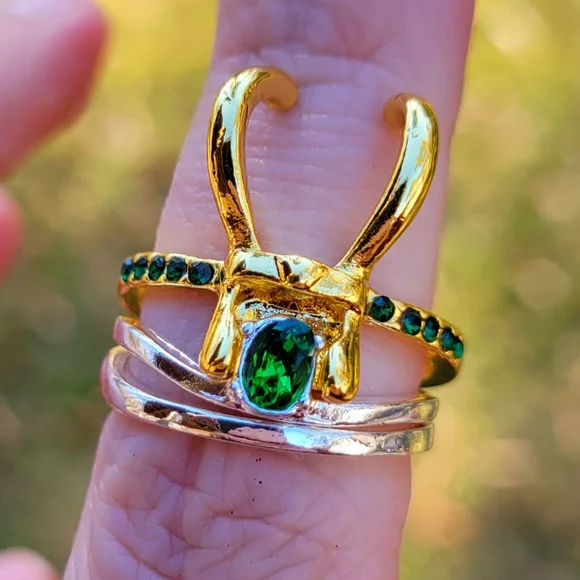 Disney Loki Gold Emerald Green 3 piece Ring Set Size 7.5 - Picture 4 of 12